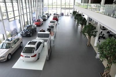 特斯拉回歸傳統汽車商圈,4S店模式真的會被取代嗎?