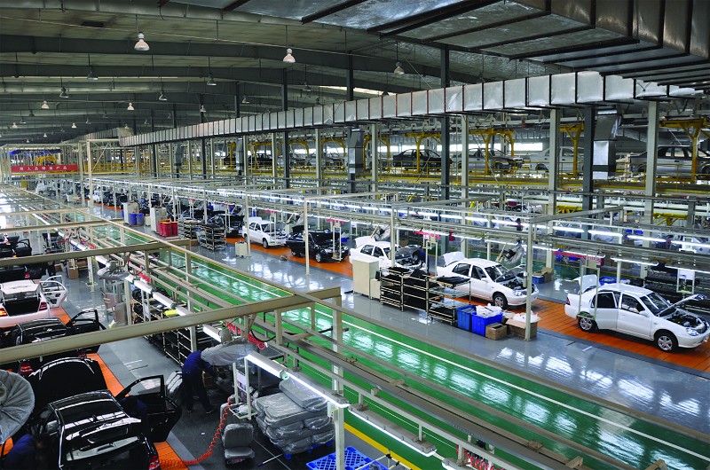 圖為蘭州吉利汽車(chē)公司現(xiàn)代化的汽車(chē)總裝流水線
